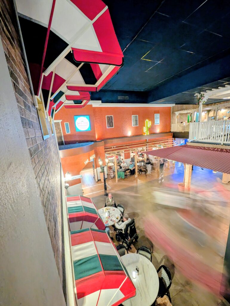 PXL_20251106_174002483.LONG_EXPOSURE-01.COVER2_-771x1024 Eine kulinarische Weltreise